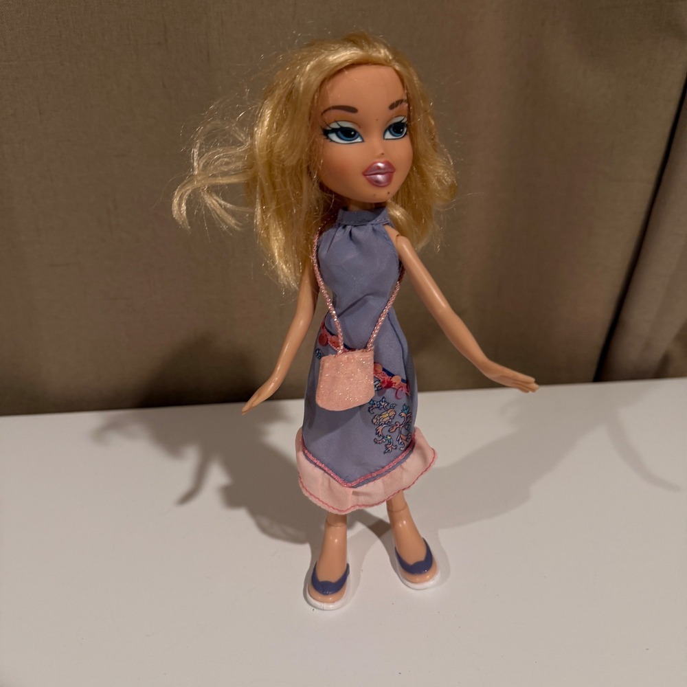 Bratz Cloe Doll Purple Floral Dress Pink Purse MGA Entertainment‎ Y2K Fashion - Picture 2 of 5